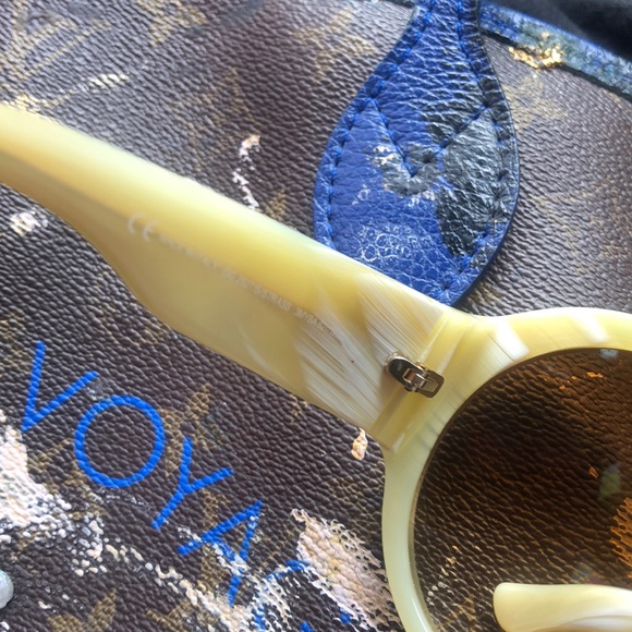 💎🕶💎 GUCCI 💎🕶💎 Bedazzled Logo Edt. 💎🕶💎 - Picture 5 of 8